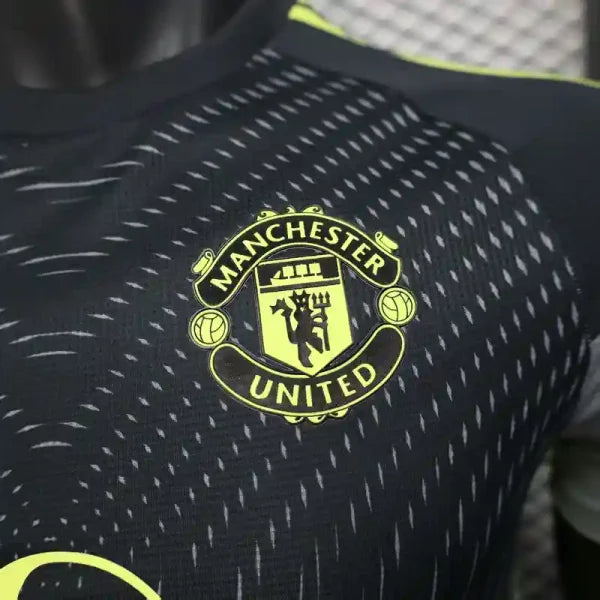 Maillot Manchester United 2025/2026 – Maillot Second Extérieur Joueur (Noir avec Nuances Jaune Fluo)