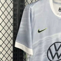 Maillot VfL Wolfsburg 2025/2026 – Extérieur -Sobriété glacée et détails tranchants