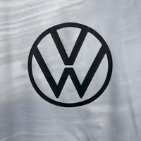 Maillot VfL Wolfsburg 2025/2026 – Extérieur -Sobriété glacée et détails tranchants