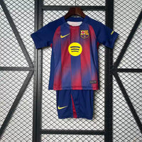 Ensemble Enfant Barcelone  2025/2026 Domicile Bleu et Rouge