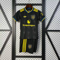 Ensemble enfant Manchester United 2025/2026 – Ensemble second éxtérieur  (Noir avec Finitions Jaunes et Bleues)