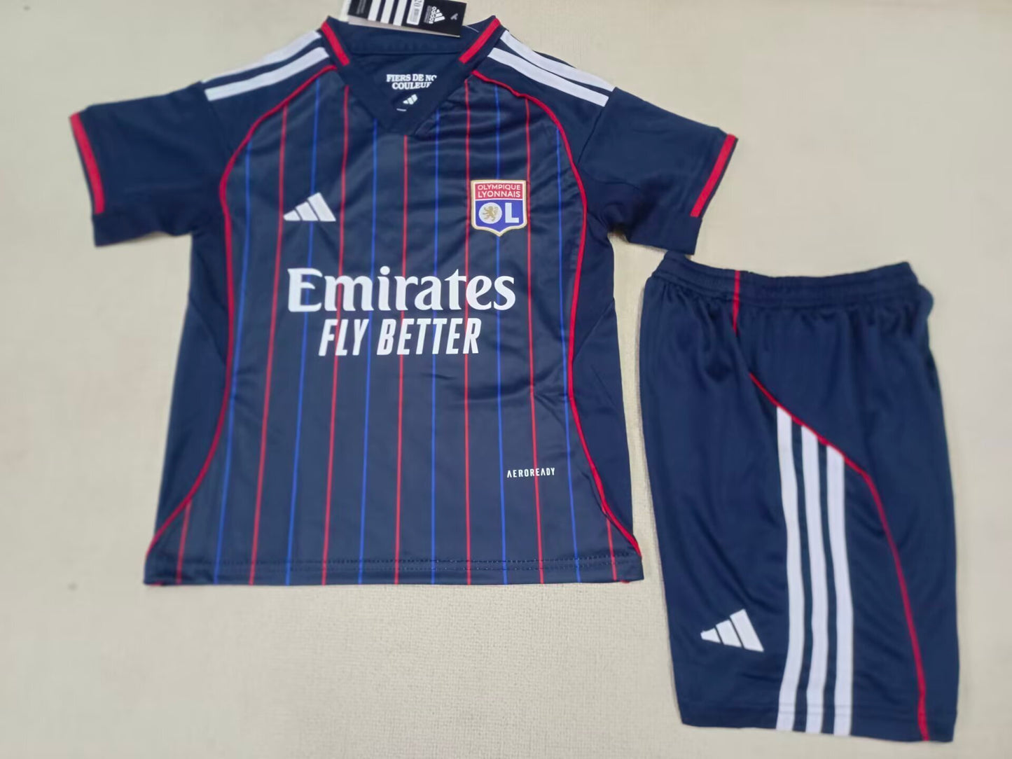 Ensemble 2025/2026- Olympique Lyonnais- Exterieur- Maillot OL + Short-Adulte+ enfant
