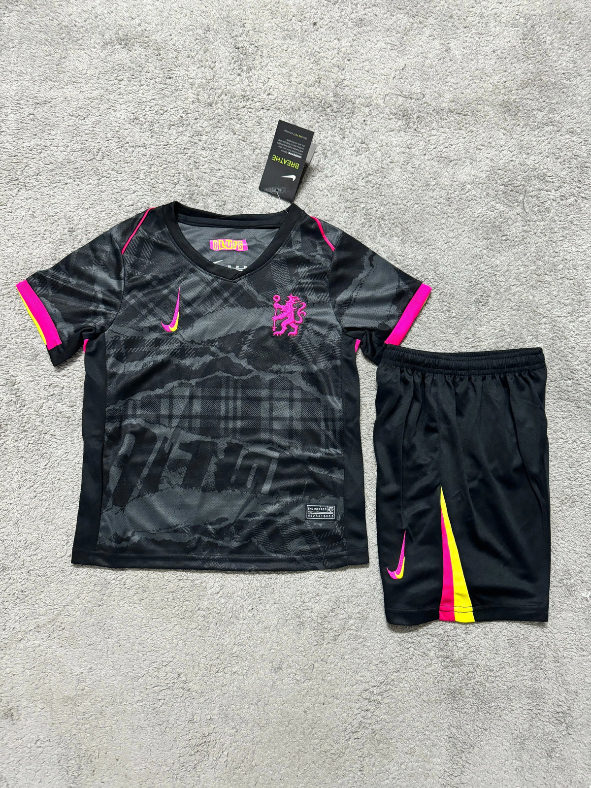 Ensemble Chelsea 2024/2025-Second extérieur – Ensemble Officiel – Maillot + Short-Ensemble Enfant et Adulte