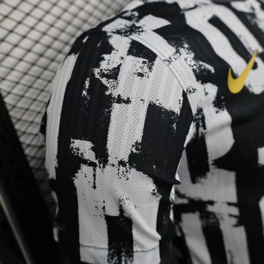 Maillot FC Barcelone 2025/2026 édition spéciale « Noir i Blanc »