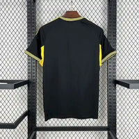 Maillot Édition Spéciale Real Madrid 2025/26 – Noir & Jaune
