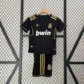 ⚫🟡 Ensemble Enfant Real Madrid Rétro 2011/2012 – Extérieur Noir Doré