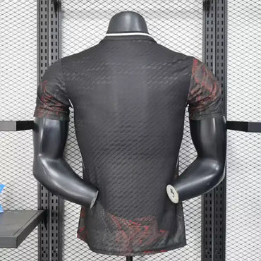 Maillot Manchester United 2025/2026 – Édition Spéciale Homme (Noir avec Nuances Rouges)